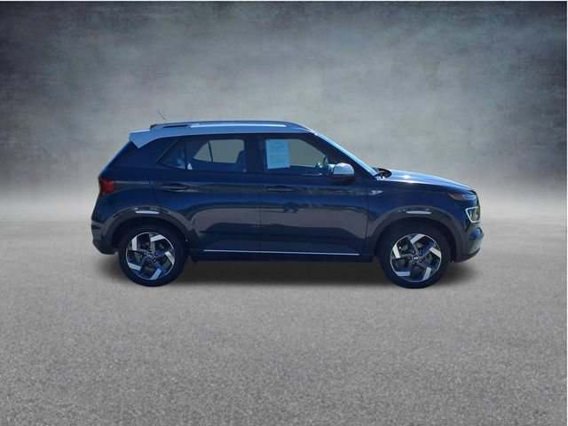 Used 2023 Hyundai Venue Limited FWD image 9