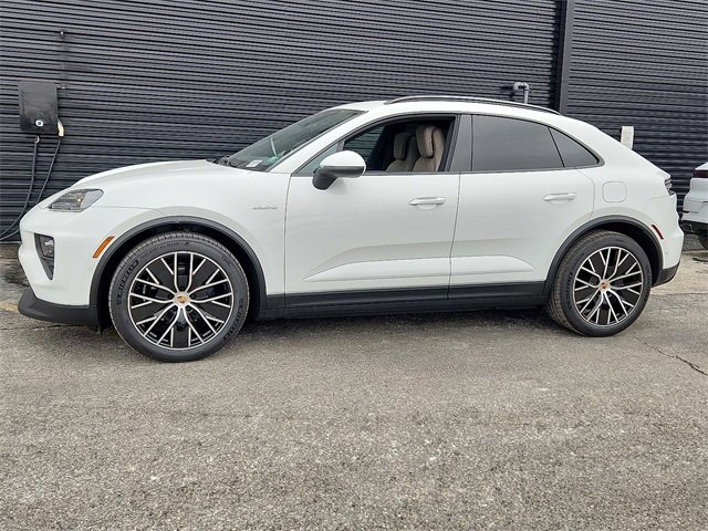 New 2025 Porsche Macan 4 Electric image 2