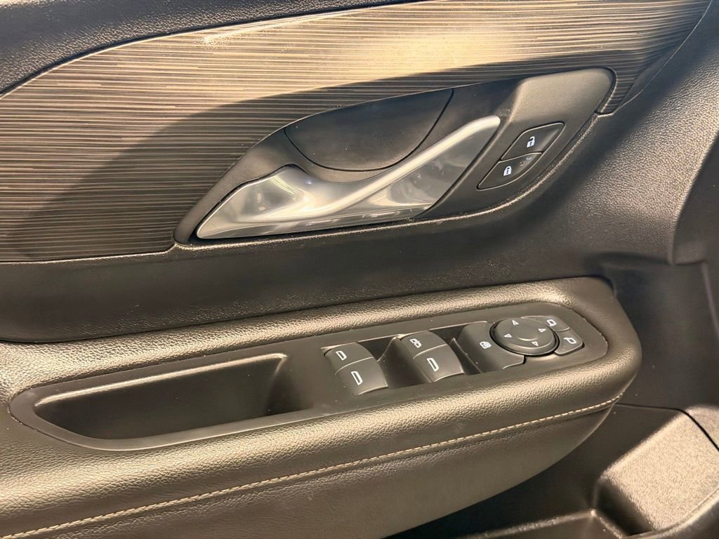 Used 2024 GMC Terrain SLE image 18