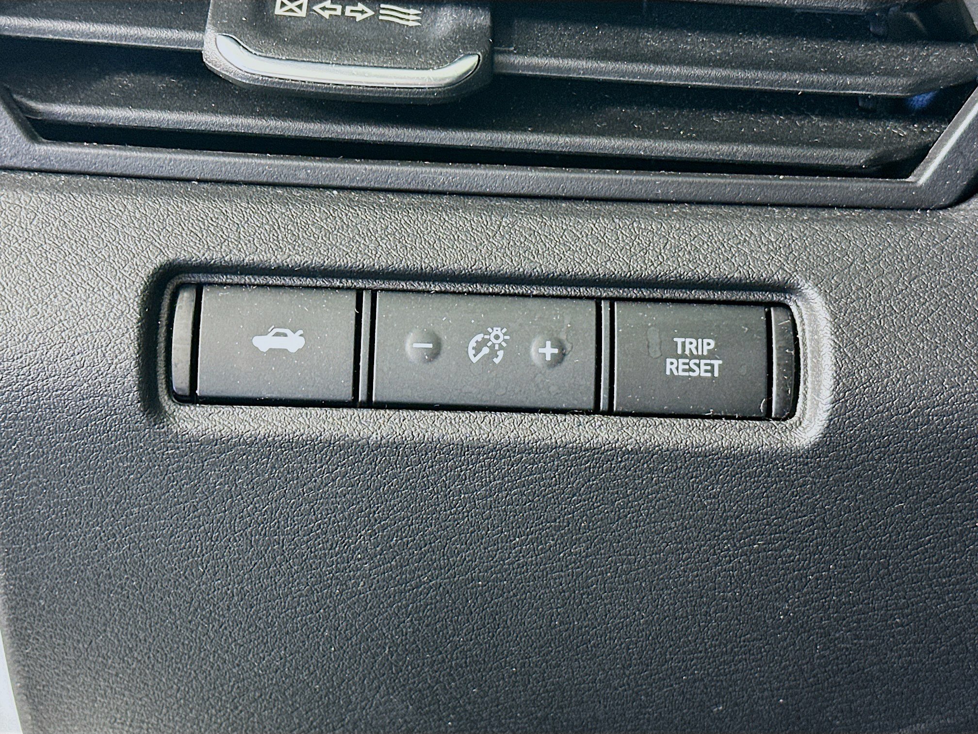 Used 2025 Nissan Altima 2.5 SV FWD image 16