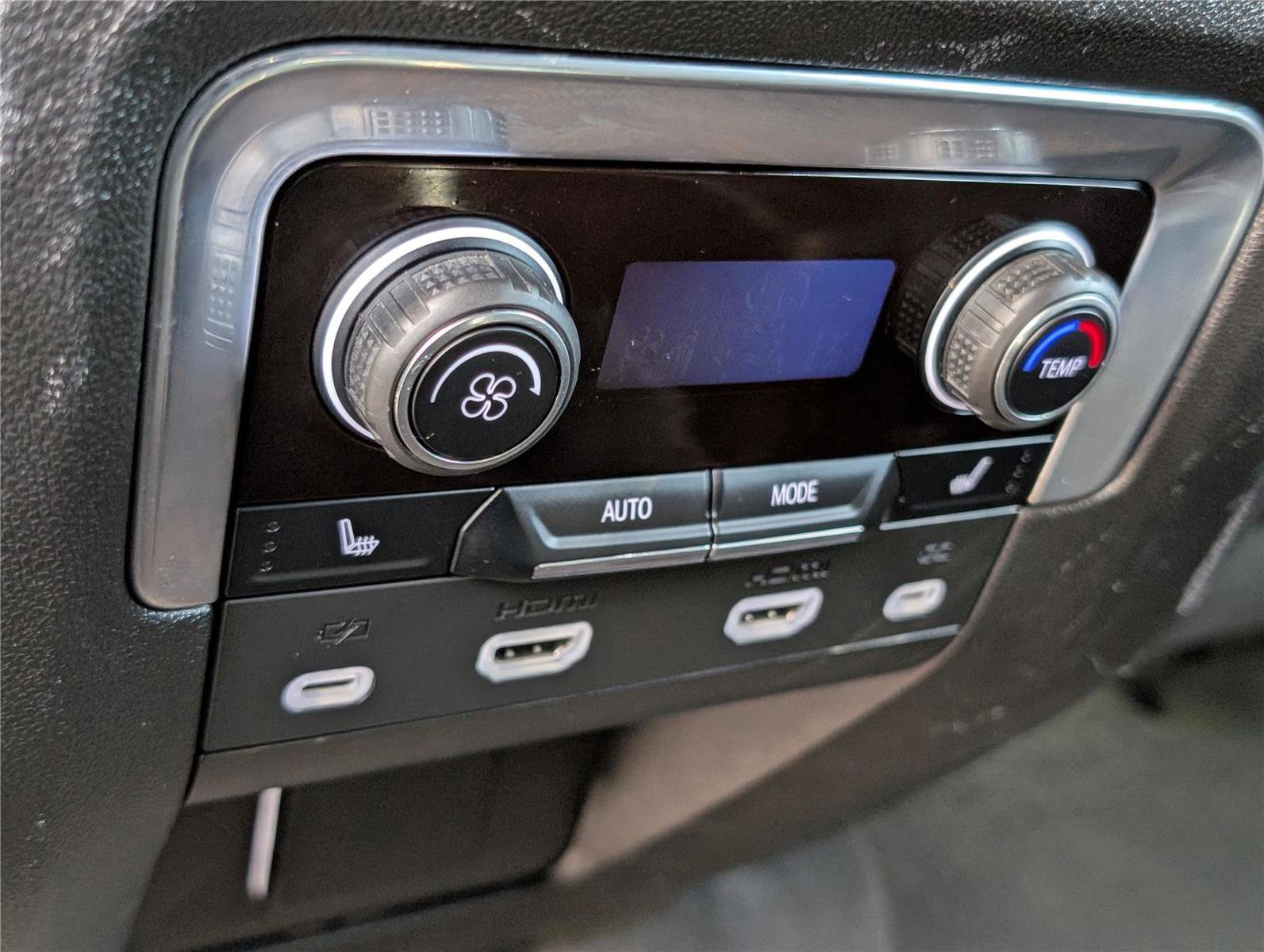 Used 2023 Chevrolet Suburban High Country w/ Advanced Technology Package image 19