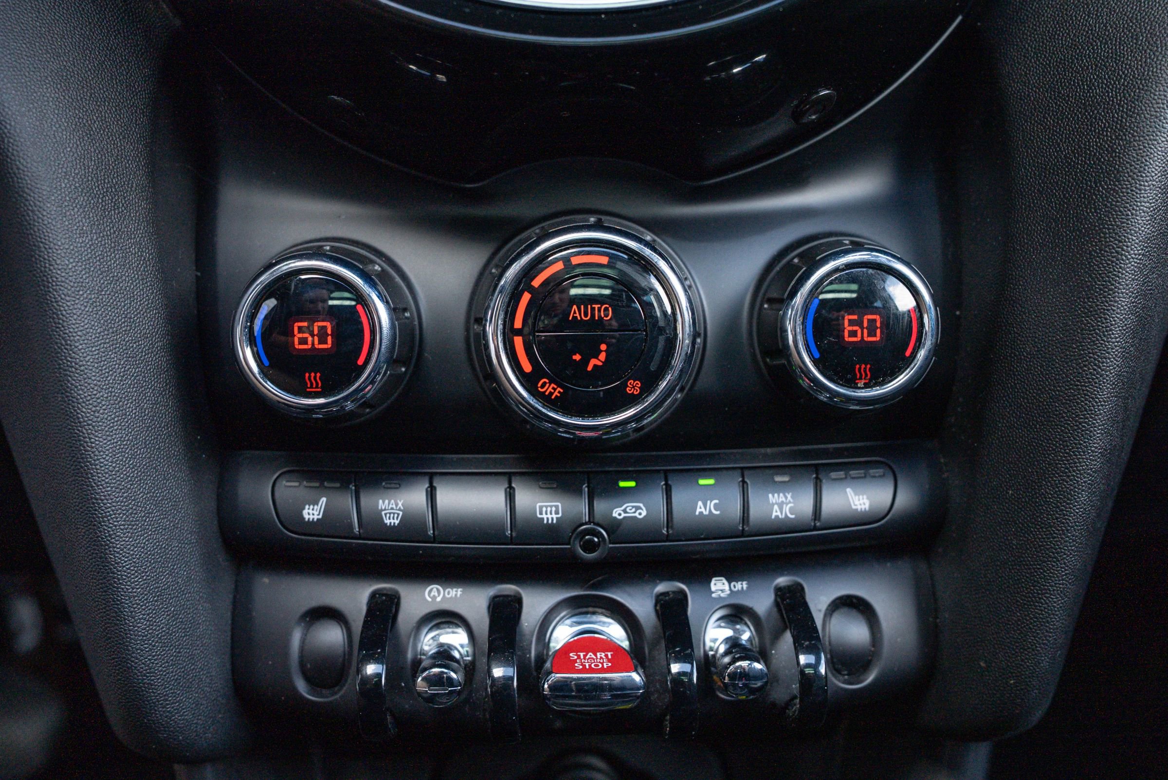 Used 2020 MINI Cooper 2-Door Hardtop FWD image 26