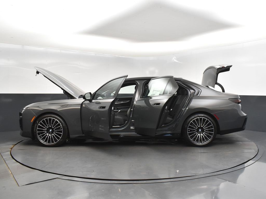 New 2026 BMW 740i w/ Executive Package image 37