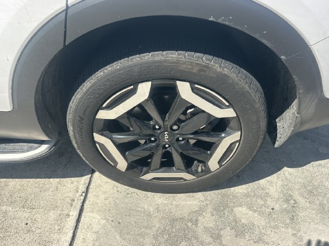 Certified 2024 Kia Telluride S FWD image 10