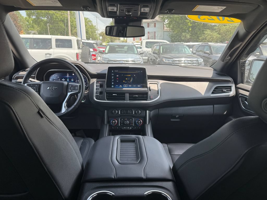 Used 2023 Chevrolet Tahoe Z71 w/ Luxury Package AWD/4WD image 31