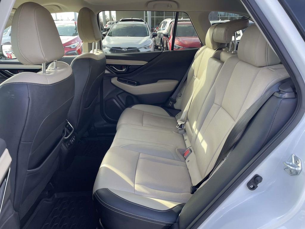 Certified 2022 Subaru Outback Limited image 3