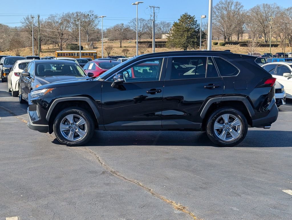 Used 2022 Toyota RAV4 XLE image 5