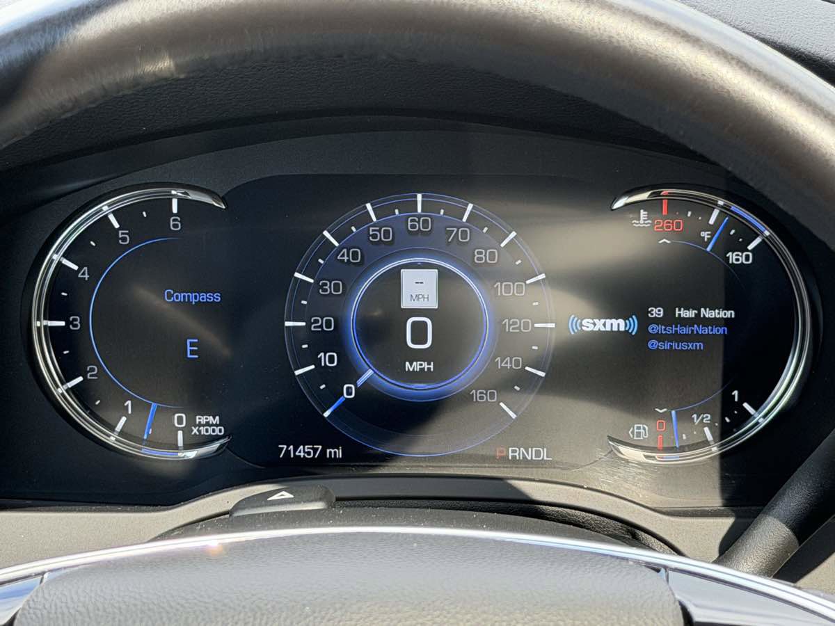 Used 2020 Cadillac Escalade Premium Luxury w/ Escalade Sport Edition AWD/4WD image 24