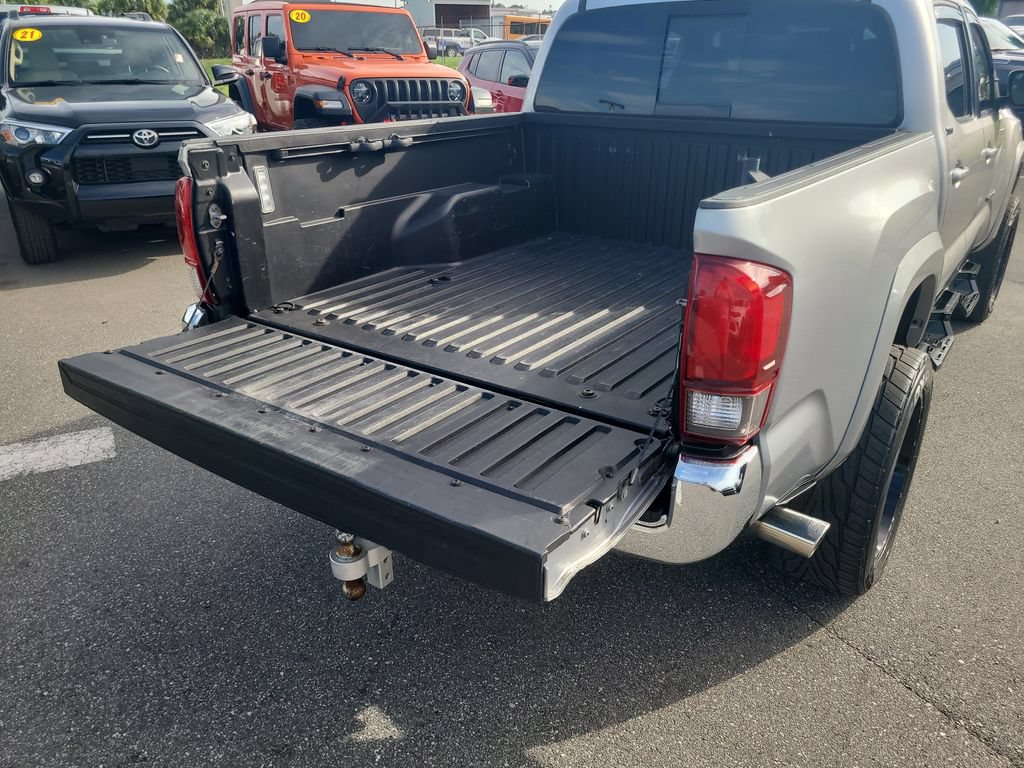 Used 2021 Toyota Tacoma SR5 RWD image 8
