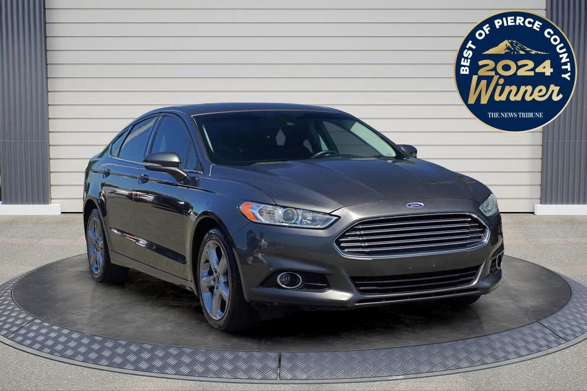 Used 2016 Ford Fusion SE