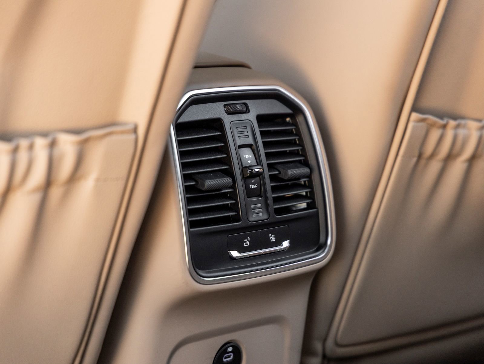 Certified 2023 Porsche Macan image 38