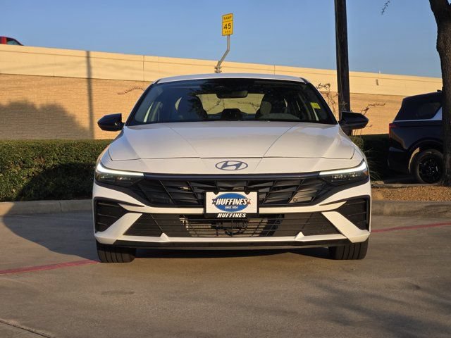 Certified 2025 Hyundai Elantra SEL FWD image 2