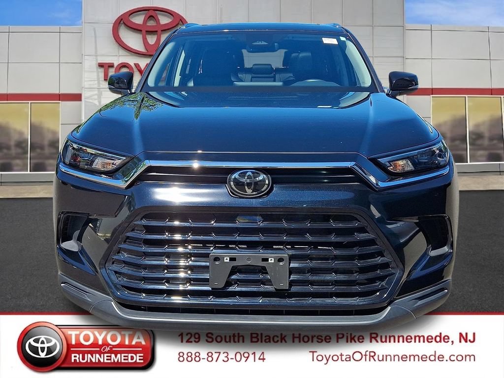 Certified 2025 Toyota Grand Highlander AWD image 2