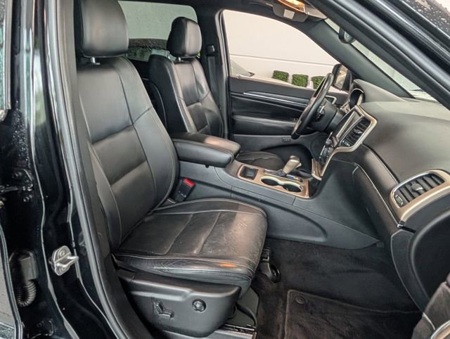 Used 2017 Jeep Grand Cherokee Limited w/ Luxury Group II image 16