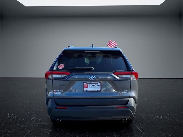 Used 2022 Toyota RAV4 LE AWD/4WD image 4