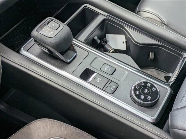 Used 2023 Nissan Pathfinder SL w/ Lighting Package (N92) image 17