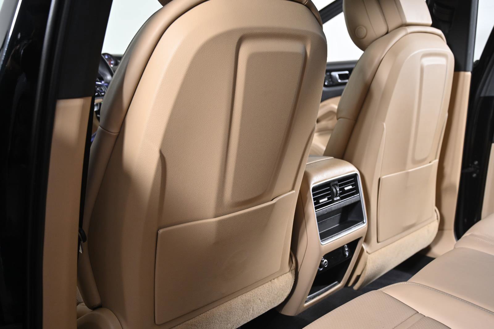 Used 2023 Porsche Cayenne image 27