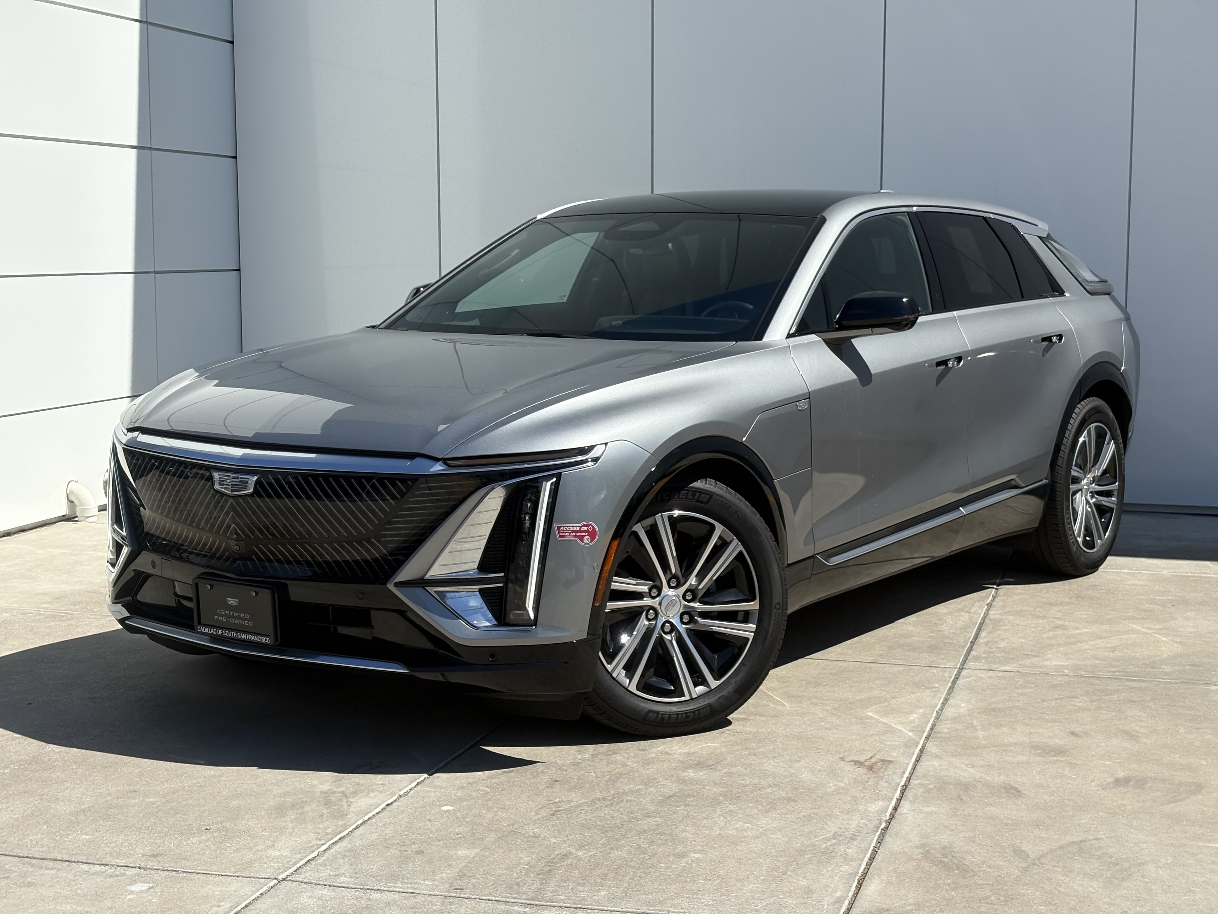 Certified 2024 Cadillac Lyriq Luxury RWD image 2