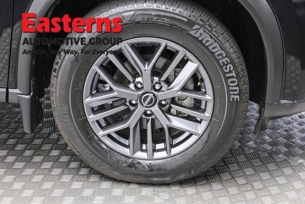 Used 2023 Nissan Rogue S AWD/4WD image 31