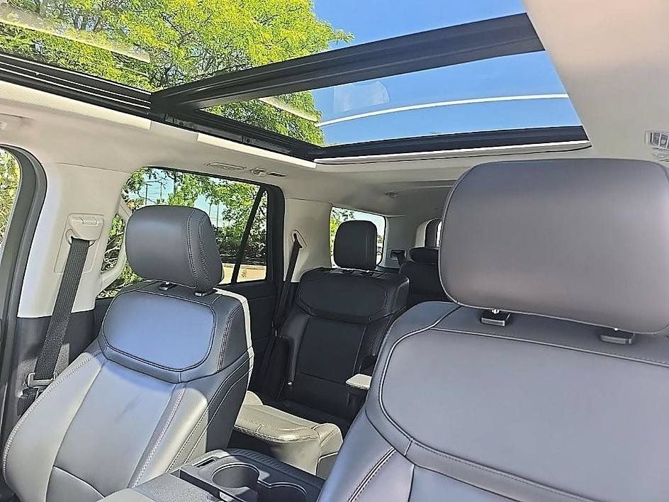 Used 2025 Ford Expedition Active AWD/4WD image 29