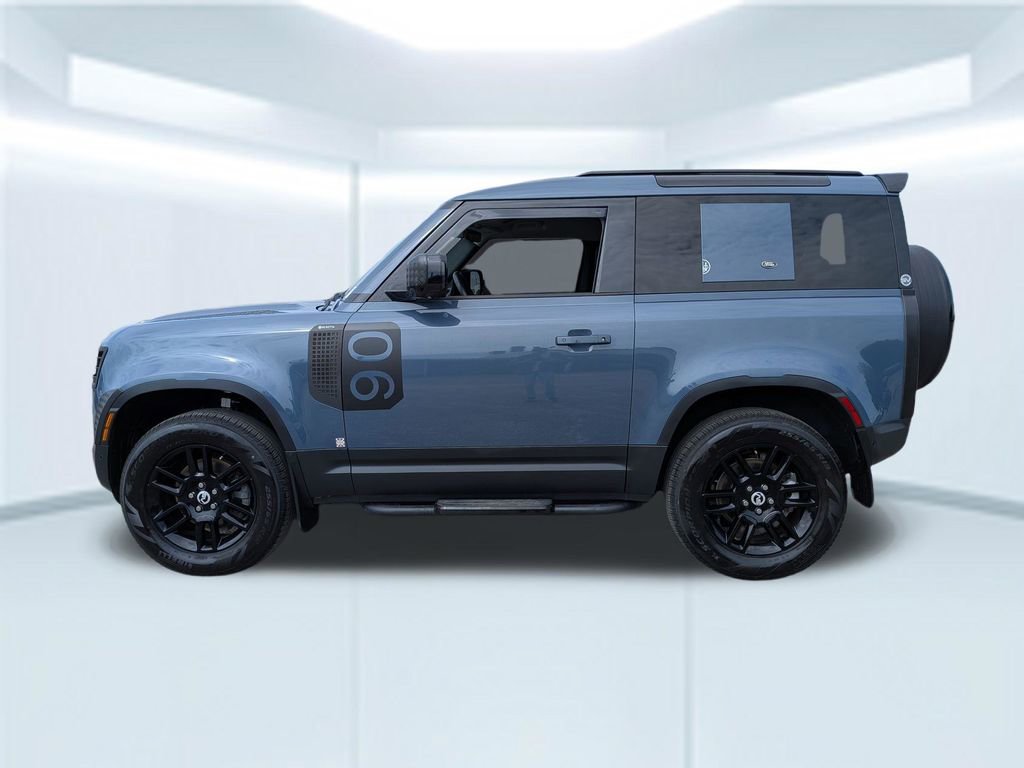 Used 2023 Land Rover Defender 90 S image 2