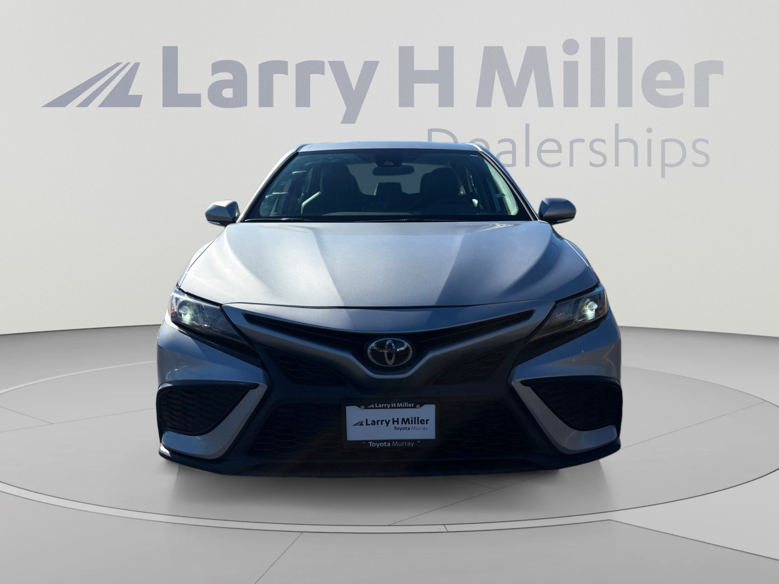 Used 2024 Toyota Camry SE FWD image 8