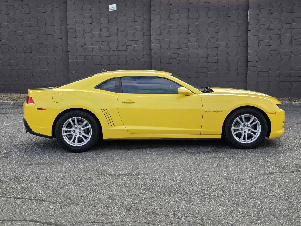Used 2014 Chevrolet Camaro LT RWD image 4