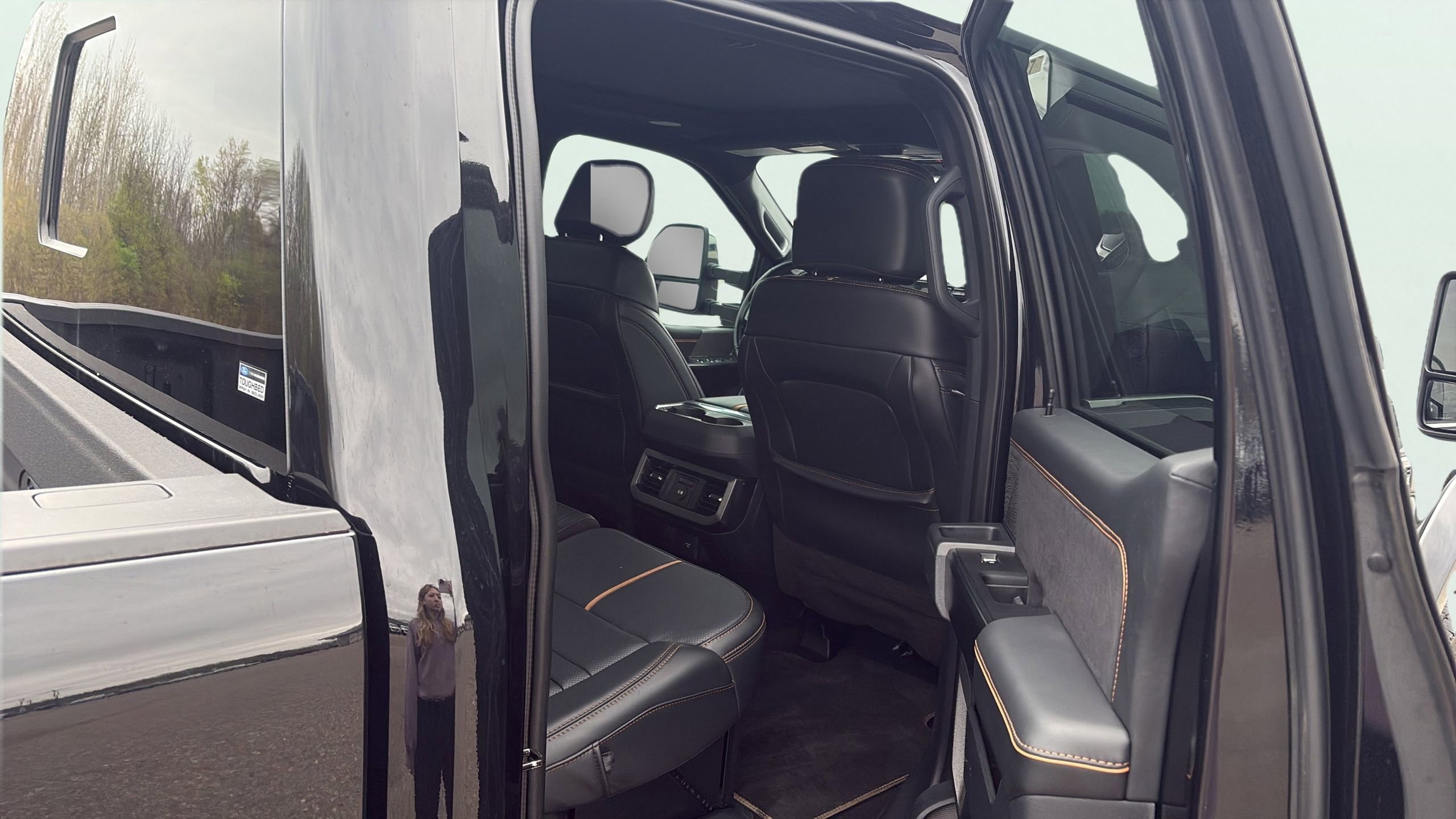 Used 2023 Ford F450 Platinum w/ FX4 Off-Road Package AWD/4WD image 15