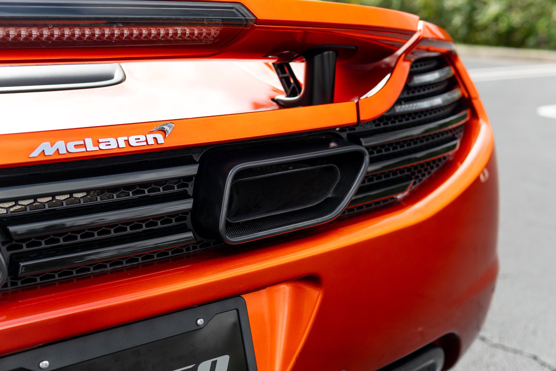 Used 2013 McLaren MP4-12C image 17