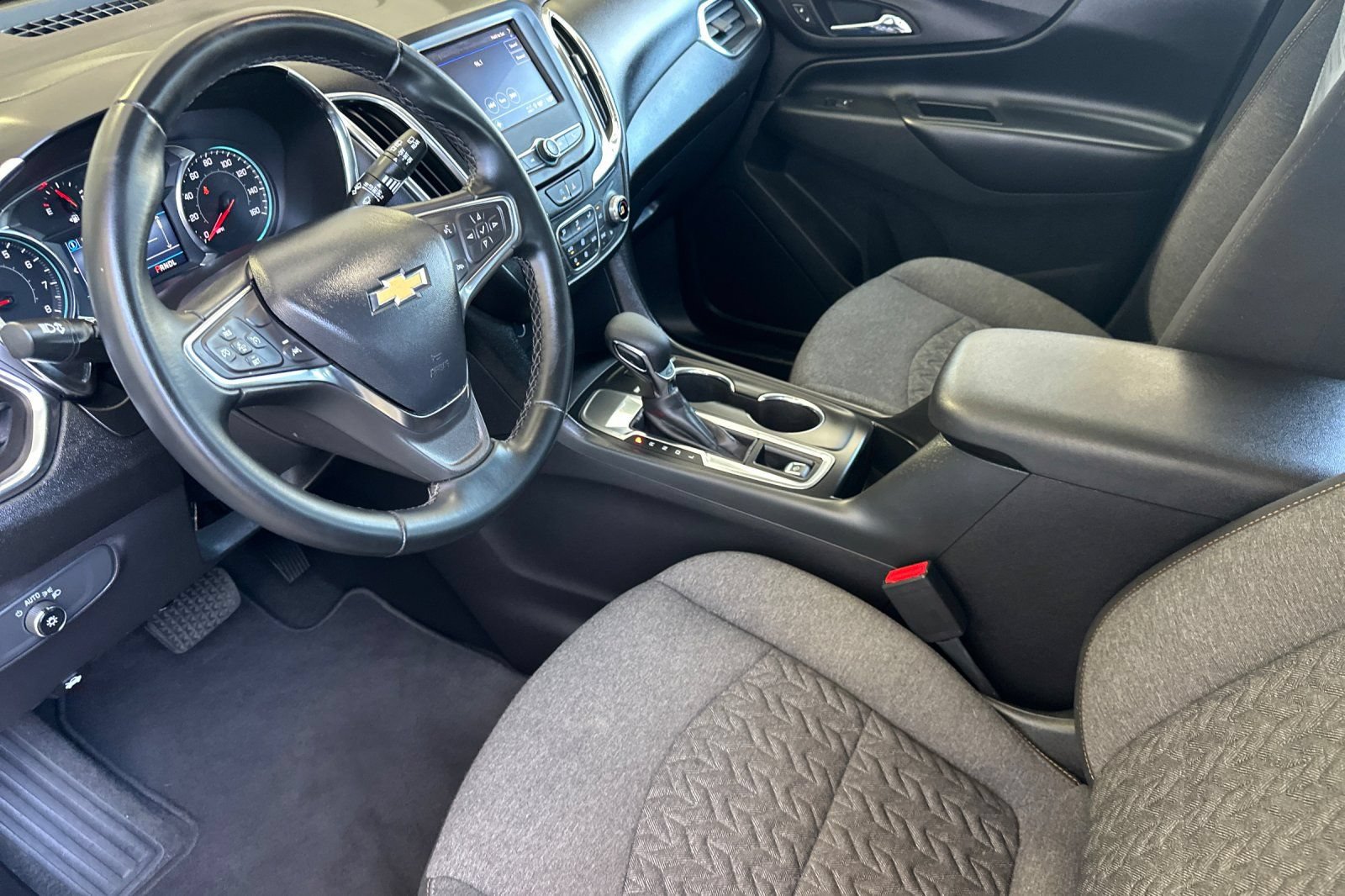 Used 2024 Chevrolet Equinox LT FWD image 10