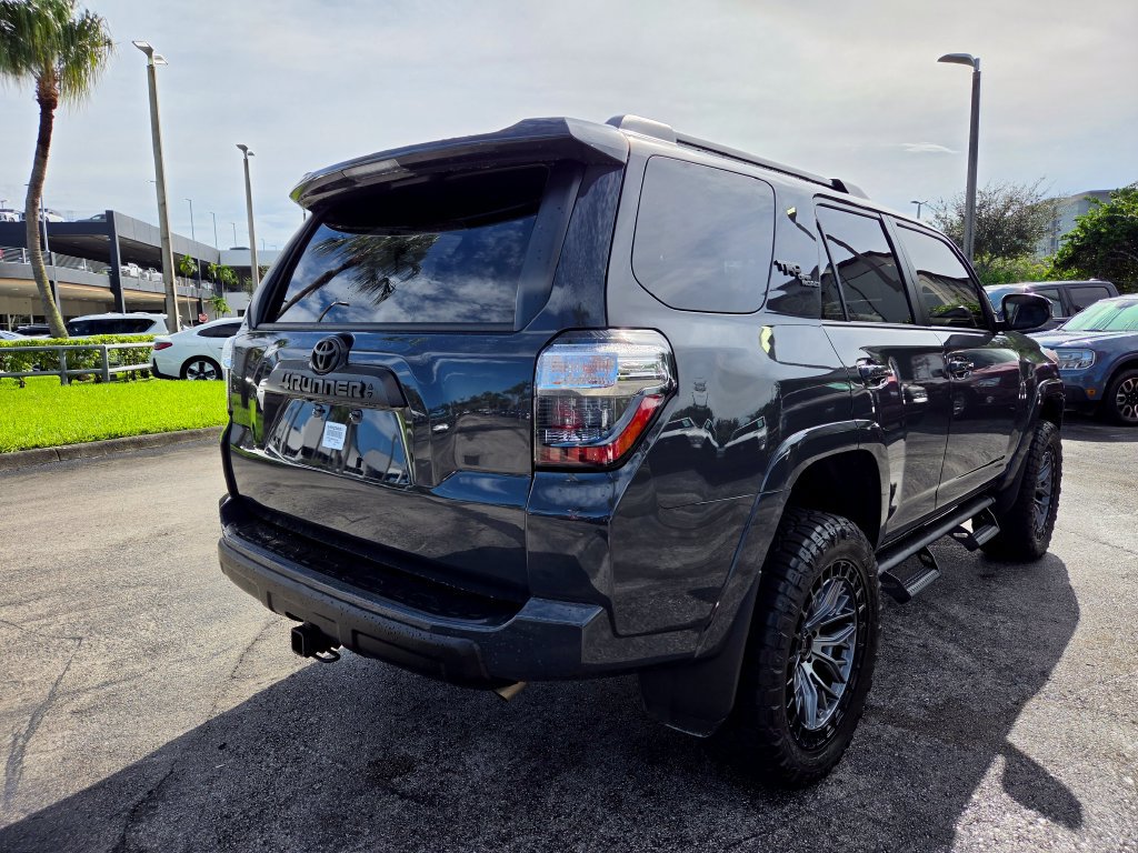 Used 2024 Toyota 4Runner TRD Off-Road AWD/4WD image 8