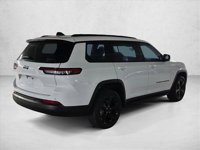 Used 2023 Jeep Grand Cherokee L Laredo RWD image 5