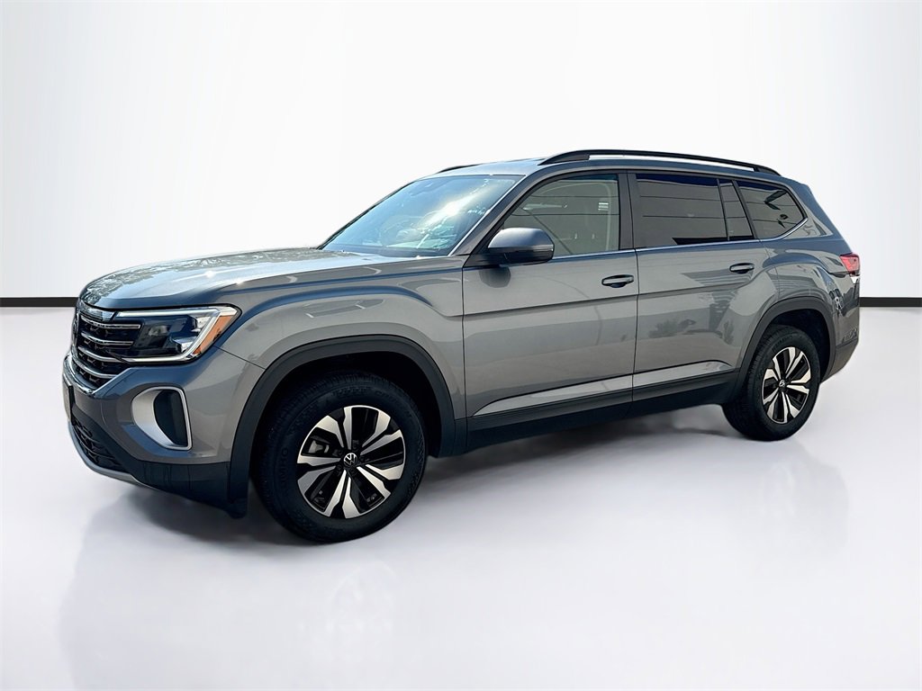 Certified 2024 Volkswagen Atlas SE image 1