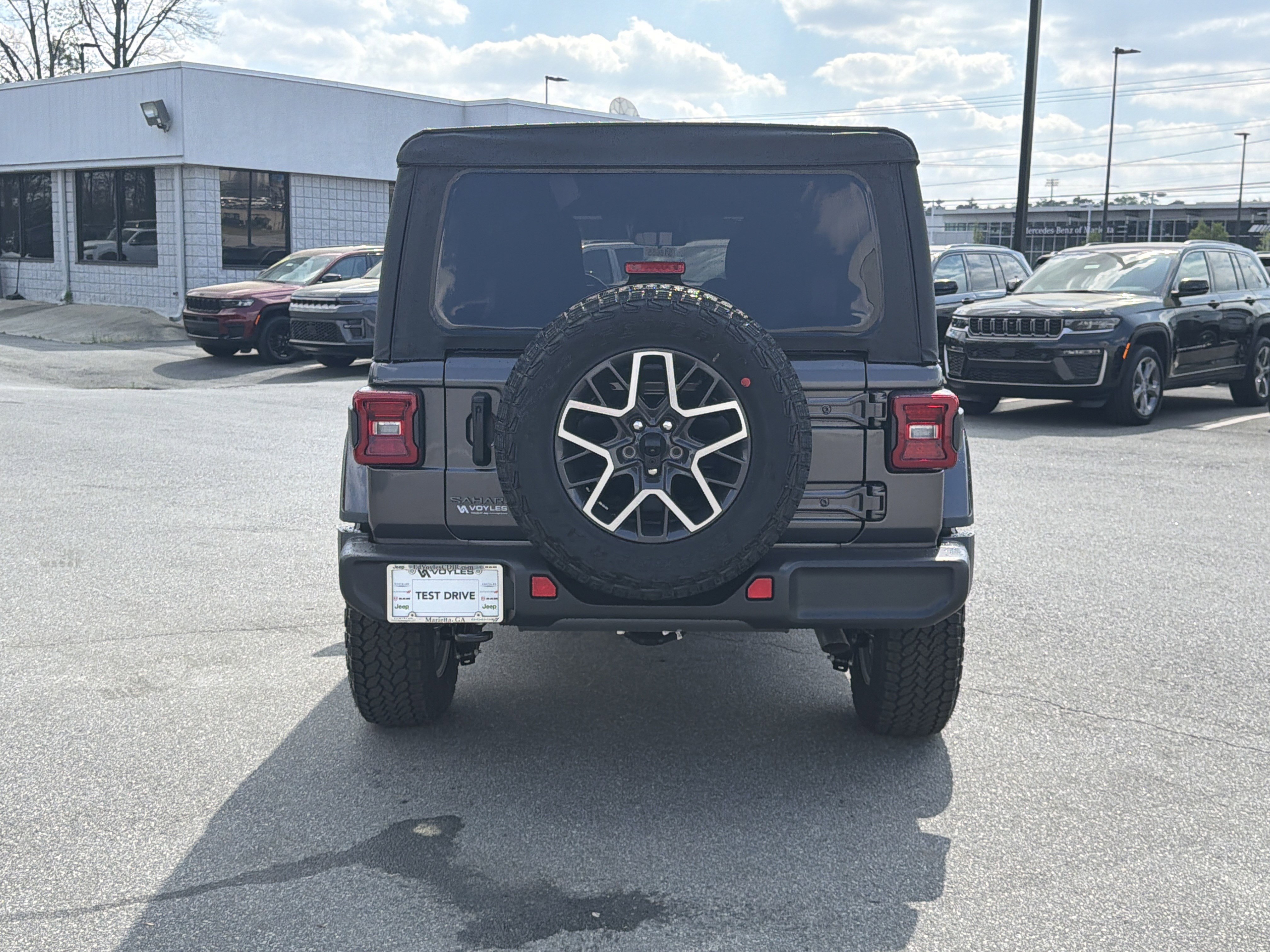 New 2026 Jeep Wrangler Unlimited Sahara AWD/4WD image 7