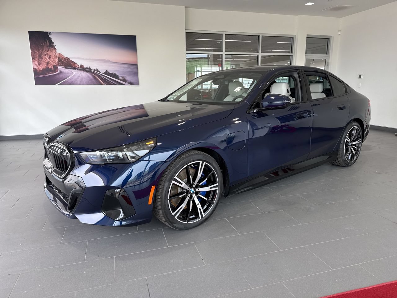 New 2026 BMW 550e xDrive AWD/4WD image 4