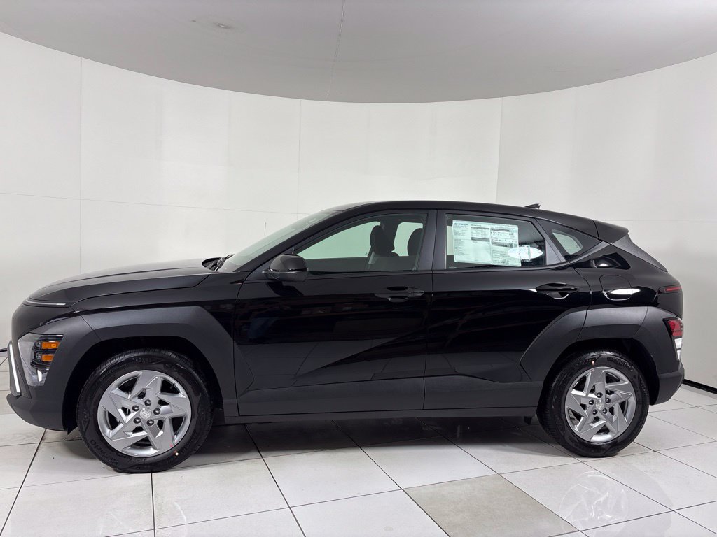 New 2027 Hyundai Kona SE FWD image 2
