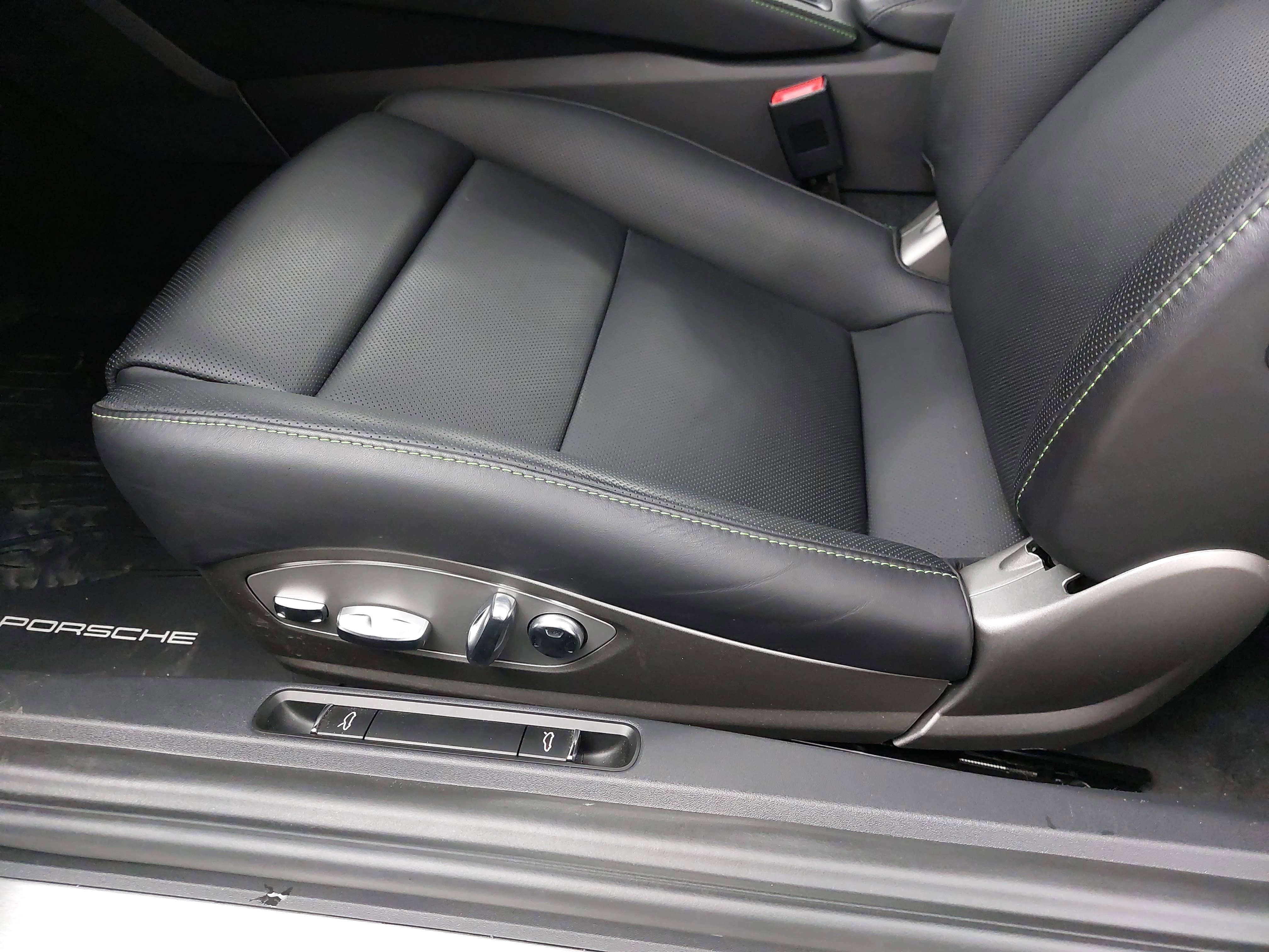 Certified 2024 Porsche 718 Cayman RWD image 26
