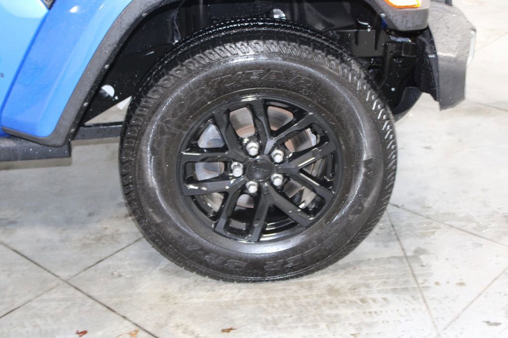 Used 2022 Jeep Gladiator Sport image 12