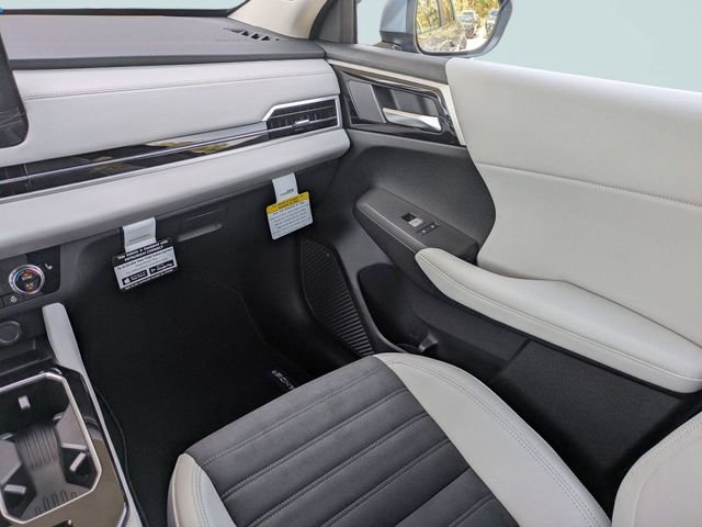 New 2026 Mitsubishi Outlander SE image 19