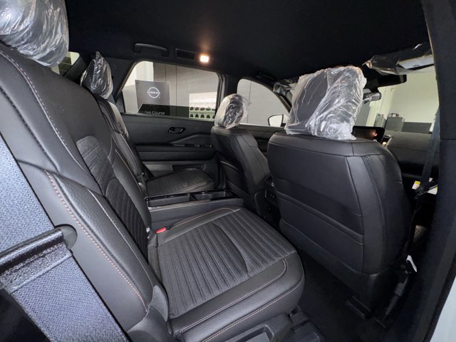 New 2025 Nissan Pathfinder Rock Creek image 16
