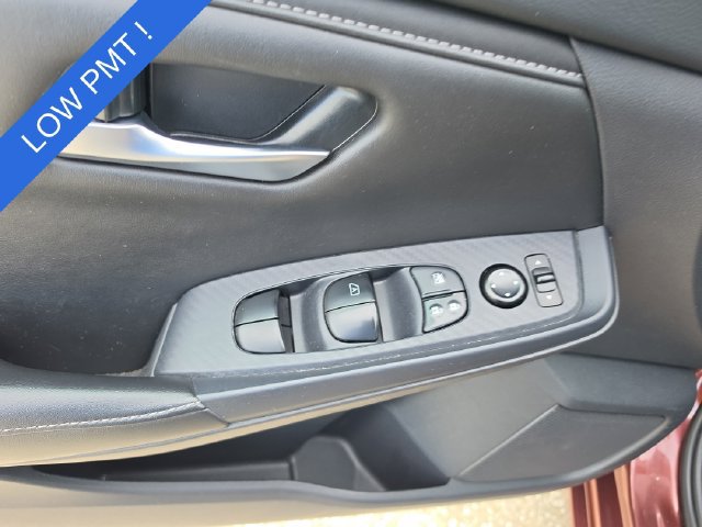 Used 2024 Nissan Sentra SV FWD image 17