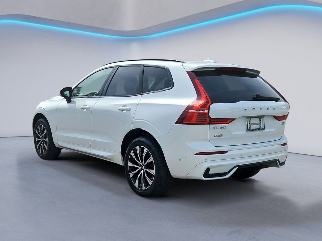 Used 2025 Volvo XC60 B5 Plus AWD/4WD image 5