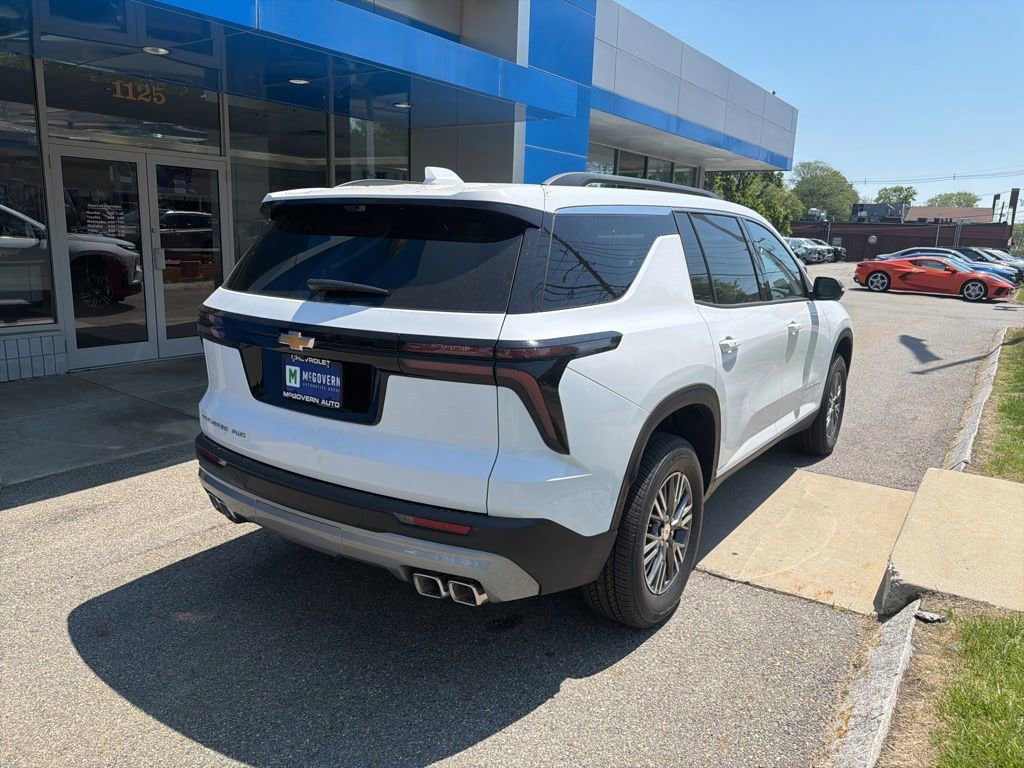 New 2026 Chevrolet Traverse LT w/ Driver Confidence Package AWD/4WD image 5
