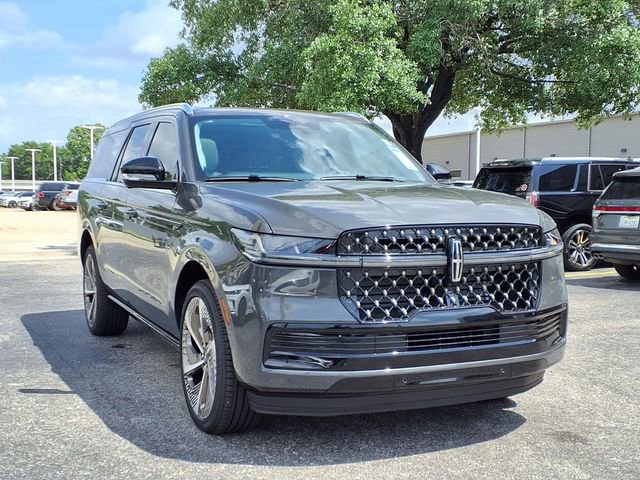 New 2026 Lincoln Navigator L Black Label AWD/4WD image 4