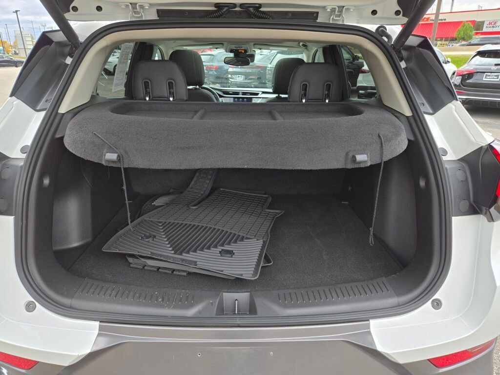 Used 2022 Buick Encore GX Essence w/ Experience Buick Package image 18