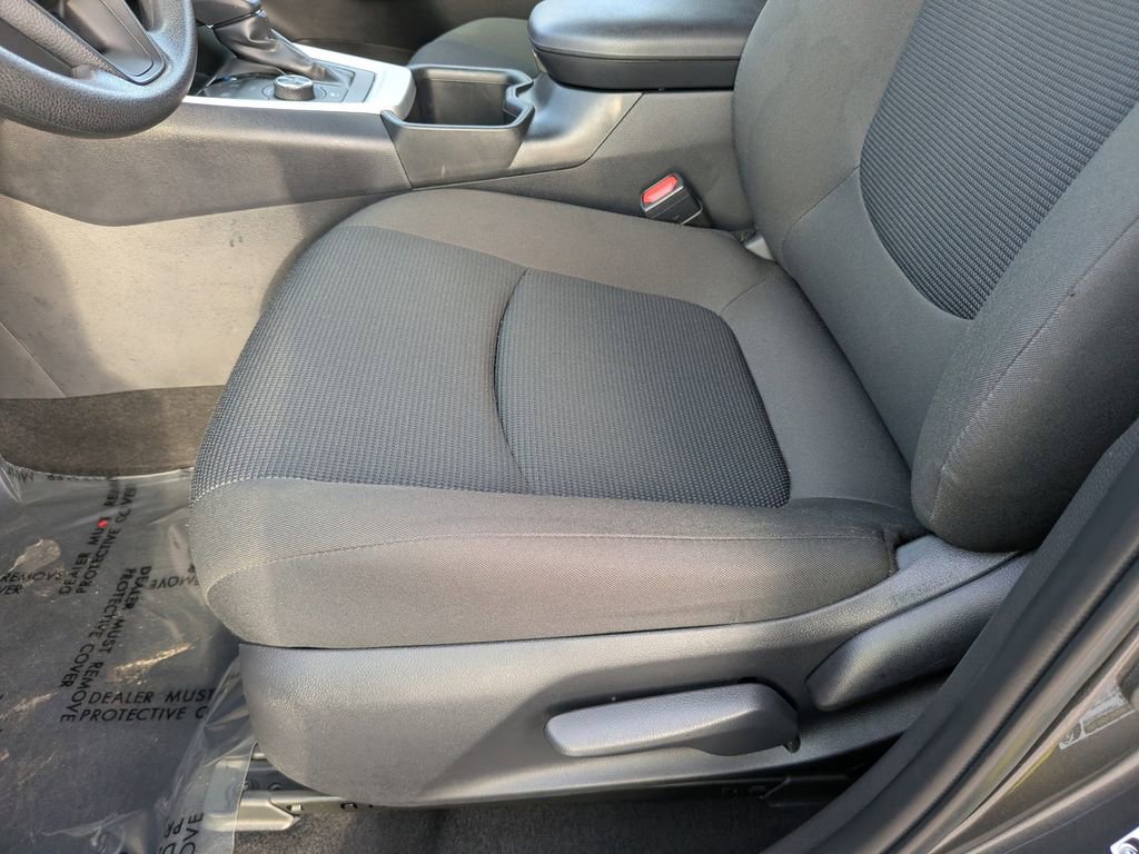Used 2025 Toyota RAV4 LE AWD/4WD image 19