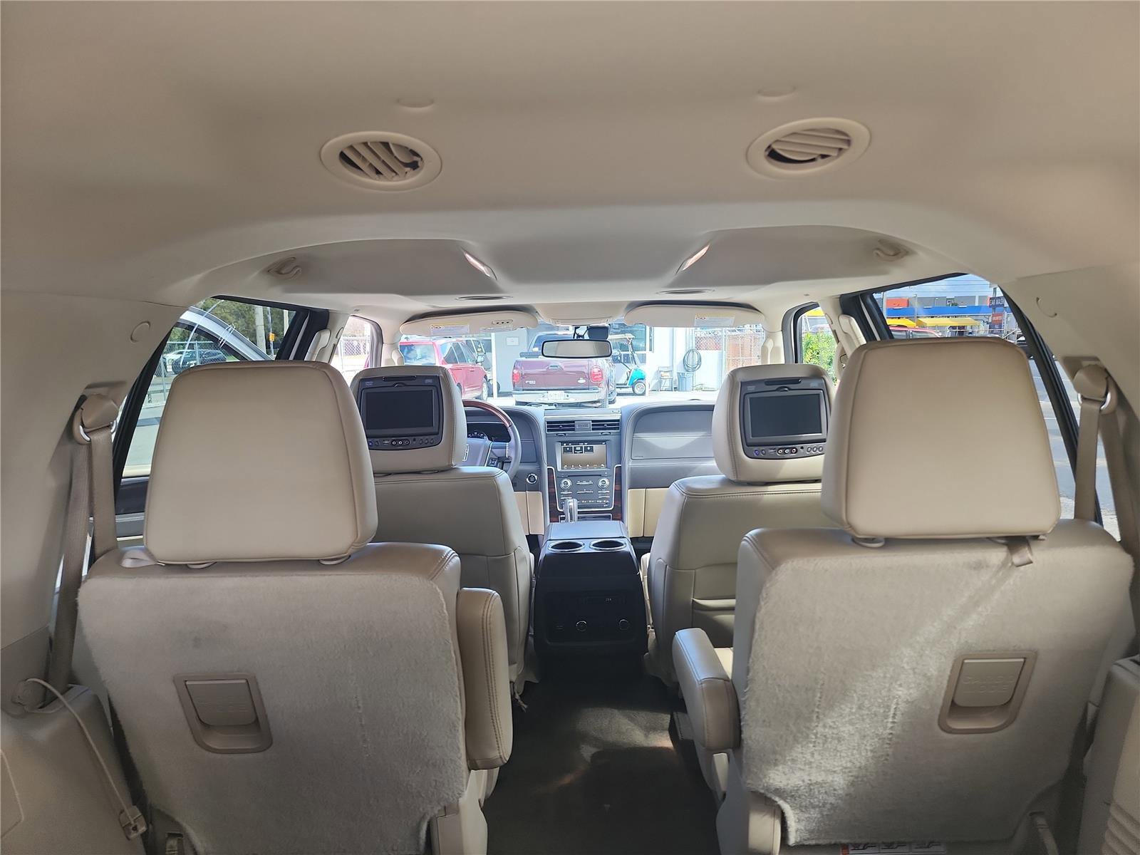 Used 2017 Lincoln Navigator Reserve image 24