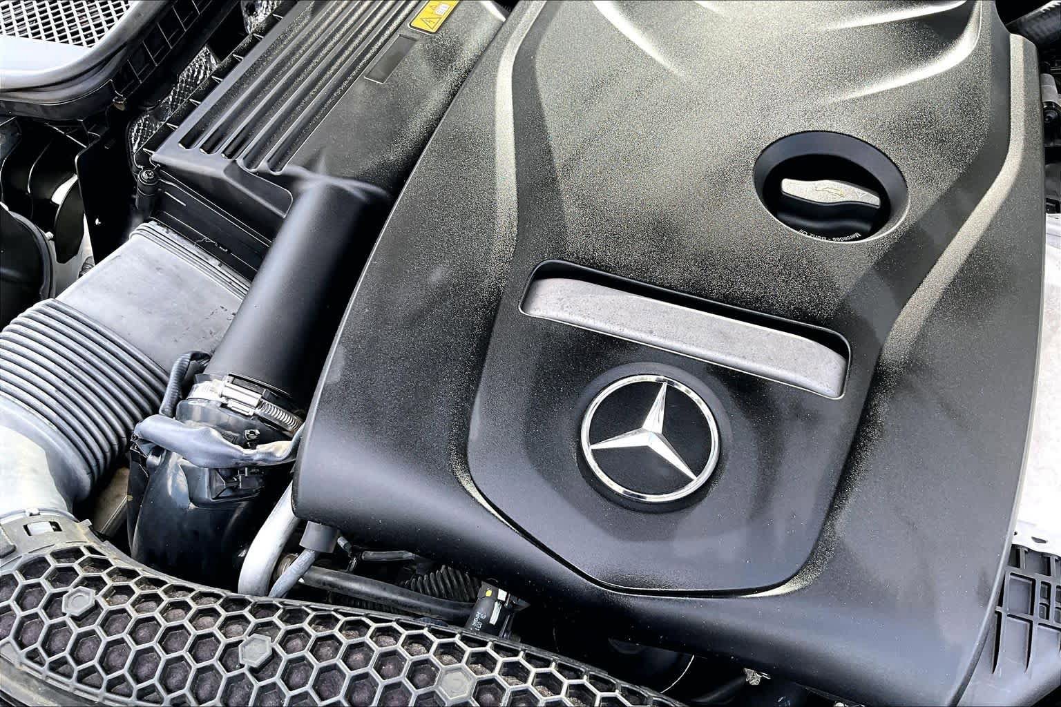 Used 2015 Mercedes-Benz C 300 Sedan image 32