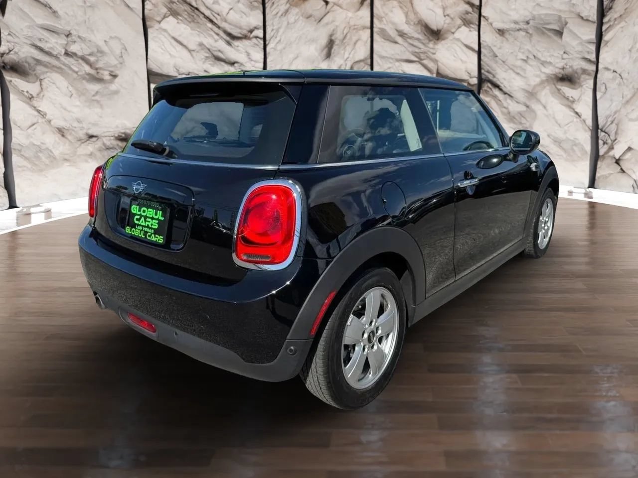 Used 2021 MINI Cooper 2-Door Hardtop FWD image 7