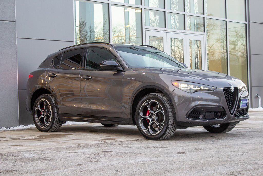 Used 2025 Alfa Romeo Stelvio Sprint w/ Veloce Package image 3